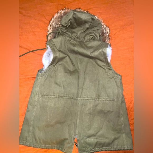 Bagatelle Green Parka Vest w/ Rabbit Fur lining and Coyote fur hood (Sz L) - Picture 2 of 5